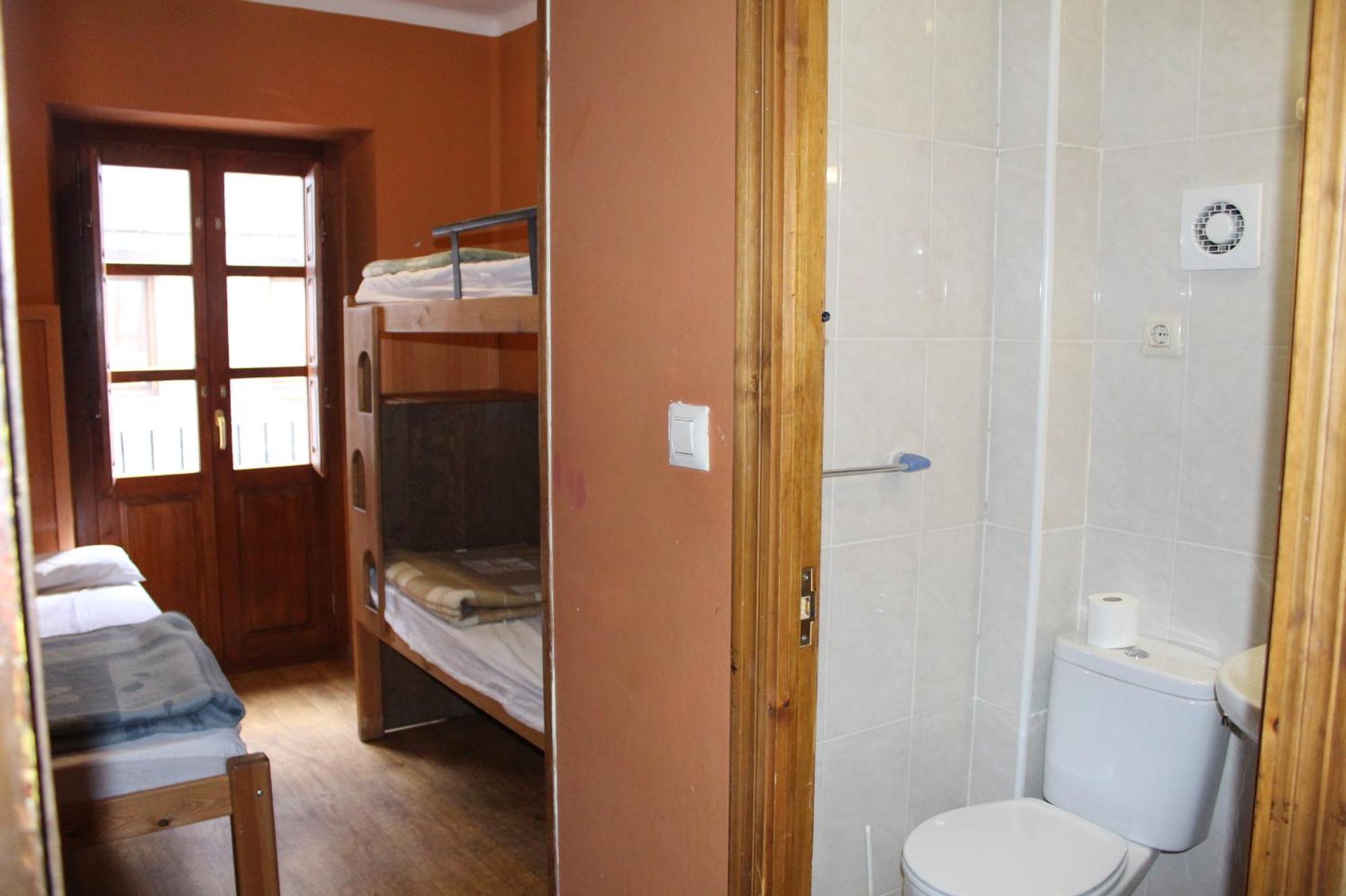 Albergue-Refugio Sargantana Canfranc Habitación foto