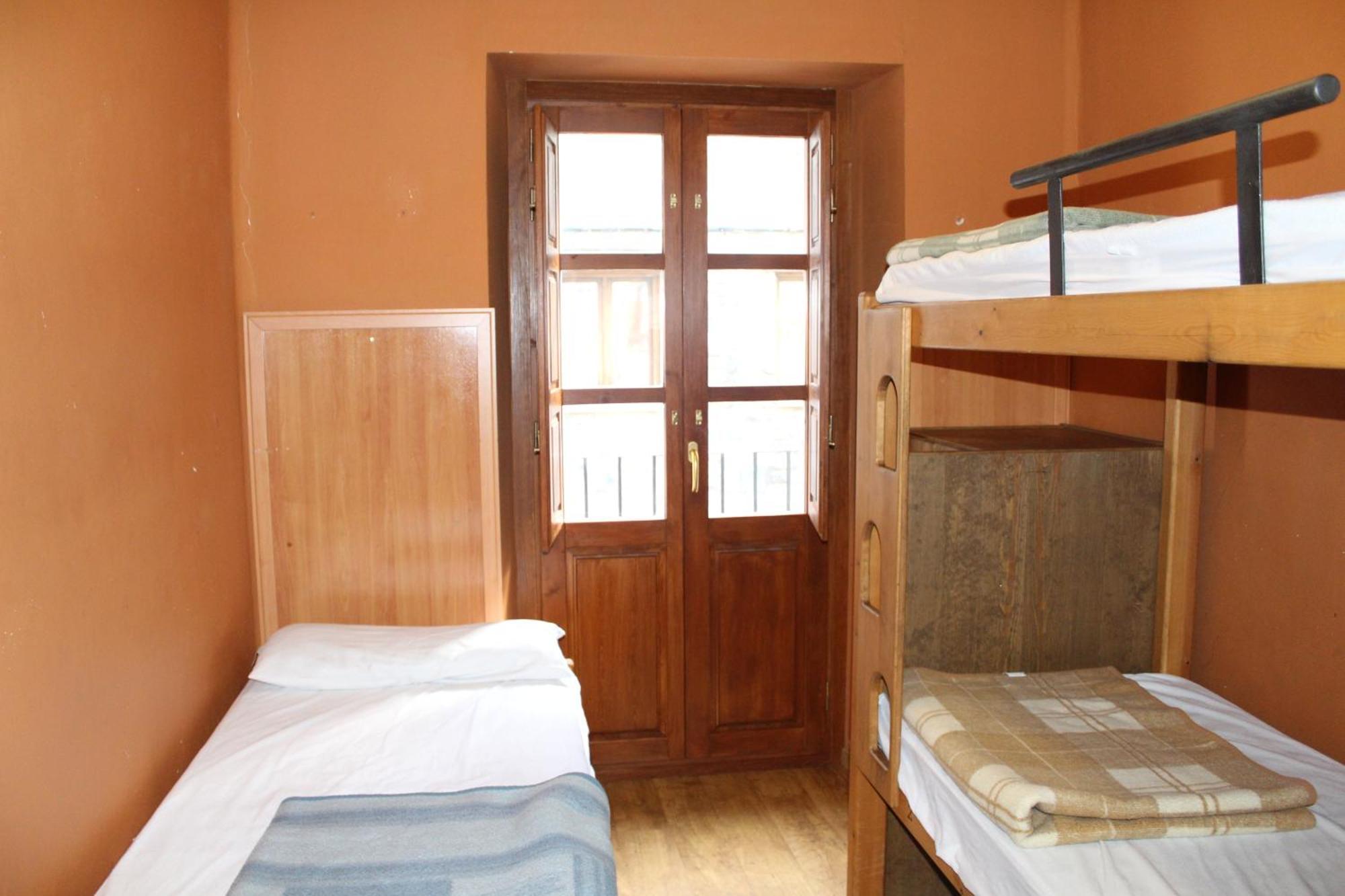Albergue-Refugio Sargantana Canfranc Habitación foto